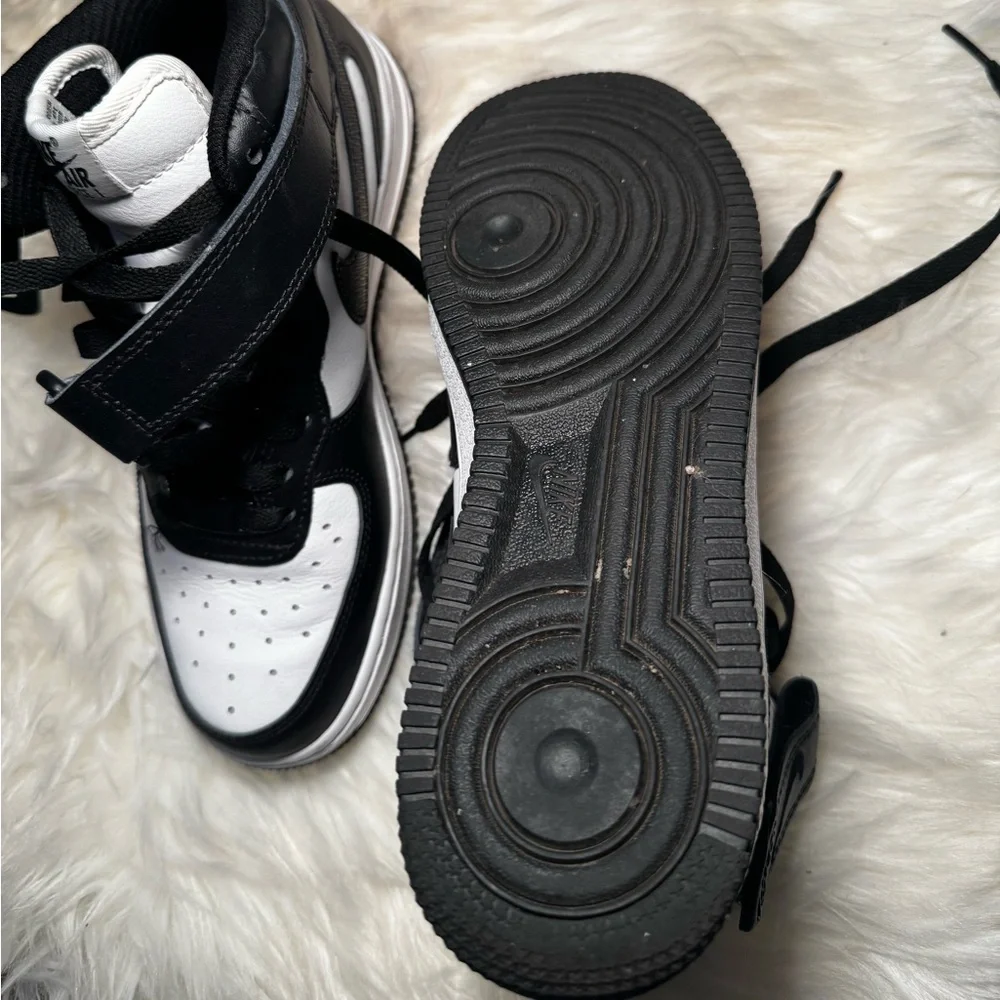 Air Force 1 Mid 'Black White' - Picture 3 of 6